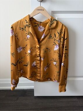 Dynamite Women's Mustard Floral Button-Front Blouse